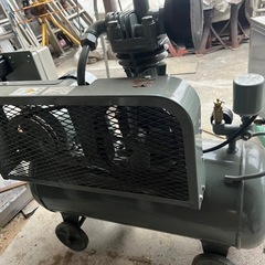 コンプレッサー日立ベビコン0.75の画像