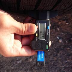 195/65/15 スタッドレスタイヤ　プリウス　バリ溝の画像