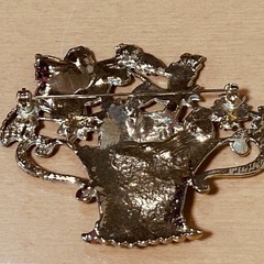 ブローチ(金属、バラ)の画像