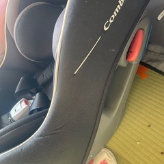 コンビのチャイルドシート「ミニマグランデ エッグショック UF」の画像