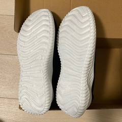 
スニーカー（黒、25.5cm、1回だけ着用）の画像