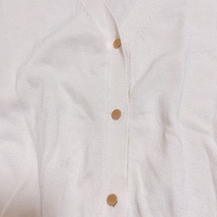 受渡し者様決定 　GU金ボタン　アイボリーカーディガンの画像