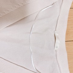 受渡し者様決定 　GU金ボタン　アイボリーカーディガンの画像