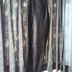 イタリア製 革パンツL サイズ（177cm 72キロ）の画像