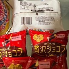 ［アミューズメント商品］ポテトチップス、カルシュー、贅沢ショコラまとめ売りの画像