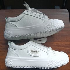 新品 22.5cm レディース スニーカー ホワイト シューズ 靴 カジュアル 識別番号:(960-Z)の画像