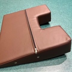 マッサージエステ胸当てマクラ枕の画像