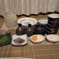 お皿、とっくりの画像