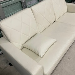 白いソファ　3人掛け　汚れありの画像