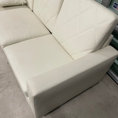 白いソファ　3人掛け　汚れありの画像
