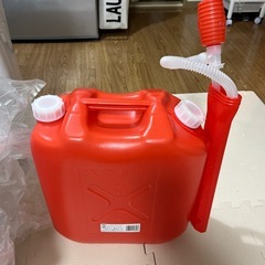 石油ストーブ、ポリタンクセットの画像