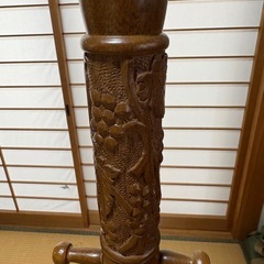 【木製コートハンガー / 彫刻入り】（熊本市内引き取り）の画像