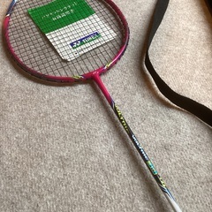 ヨネックス バドミントン VOLTRIC30 専用ラケットカバー付きの画像