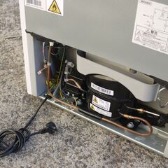 美品 アイリスオーヤマ 冷蔵庫 IRSD-14A-W 142L 2023年 幅50cm 2ドア 右開き 直冷式 BIG冷凍室 動作品の画像