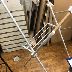 【リサイクルショップどりーむ鹿大前店】No.2964　物干しラック　美品♪　シンプル　ベランダ.お部屋の画像