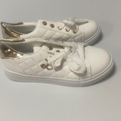 レディーススニーカーの画像