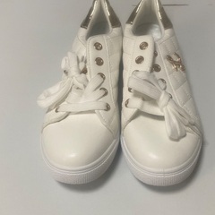 レディーススニーカーの画像
