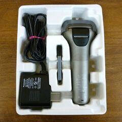 ☆未使用品 Panasonic エントリーシェーバー ES-RT4N 3枚刃 充電式 電気カミソリ シルバー パナソニック 電気シェーバー ステンレス鍛造刃 札幌市 豊平区 平岸店の画像