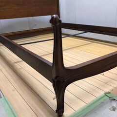 シモンズ SIMMONS アンティーク ベッドフレーム クラシック 木製 彫刻 猫脚 ロココ調 高級家具　【糸島市内 送料無料】251117-8の画像