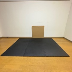 チチロバ 1.3cm厚 ジョイントマット 6枚セット（中古・本箱付き） の画像