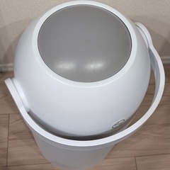 Pigeon ステール おむつごみ箱 ホワイトの画像