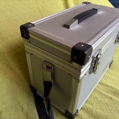 ジュラルミンケース
の画像