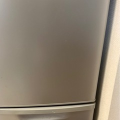 【受け渡し予定者決定】パナソニック 138L 2ドア パーソナルタイプ 冷蔵庫　 シルバー　NR-B143W-Wの画像