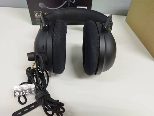 Razer BLACKSHARK V2 有線ヘッドホン