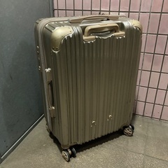 超軽量🔴スーツケース65.45.30センチの画像