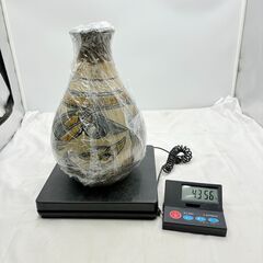 【❗️✨人間国宝✨❗️】陶器つぼ・金城次郎・魚紋デザイン　高さ約28cm／約4.3kg 現状品の画像