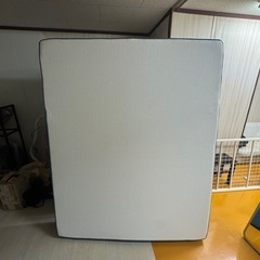 クイーンサイズベット　koalaマットレス付きの画像