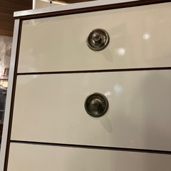 レトロポップ 白 タンス 衣類収納 昭和レトロ ビンテージ スペースエイジ お洒落 インテリア 家具などお好きな方に の画像