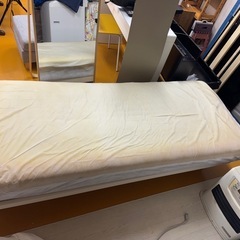 シングルベットフレーム　マットレス付きの画像