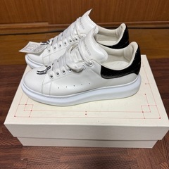 Alexander McQEEN スニーカー  の画像