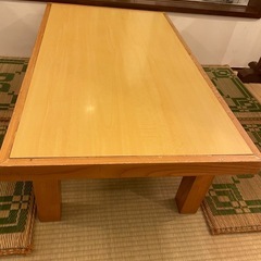 飲食店テーブルの画像