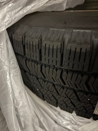 【値下げ】2023年購入　スタッドレスタイヤ175/65R/15