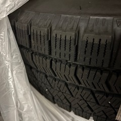 タイヤ　ホイール付き　スタッドレス　4本の画像