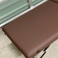 施術用ベッドの画像