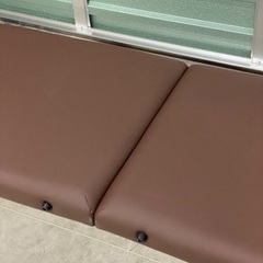 施術用ベッドの画像