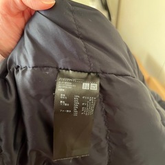 ユニクロ　レデイース　ネイビー ファー付きダウンジャケットの画像