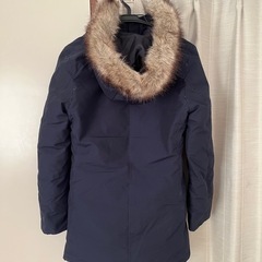 ユニクロ　レデイース　ネイビー ファー付きダウンジャケットの画像