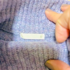 GU パフィータッチオーバーサイズハイネックセーターラベンダー　Sの画像