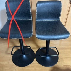 11/30まで‼️ 連絡ください‼️BOOMS  テーブル1.カウンターチェア1脚セットの画像