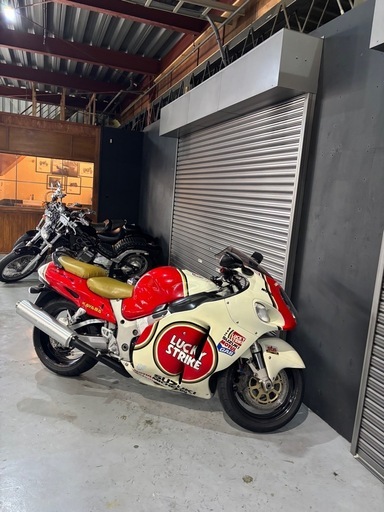 隼gsx1300rラッキーストライクカラー