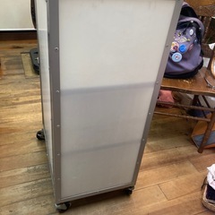 おしゃれな3段収納ケース(キャスター付き)の画像