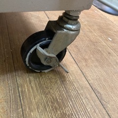 おしゃれな3段収納ケース(キャスター付き)の画像