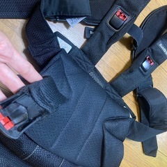 BABYBJÖRN ブラック抱っこ紐 メッシュの画像