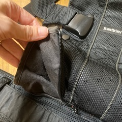 BABYBJÖRN ブラック抱っこ紐 メッシュの画像