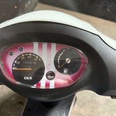 ★支払総額3.5万円★定休日なし！いつでも現車確認可能です！ SYM KAZE50 白 人気のKAZE！ 4スト、集中キー！ シートオプショナー！ サイスタ付き！の画像