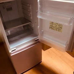 【無料】SHARP 137L 2ドア冷蔵庫（ピンク色）両開き対応の画像